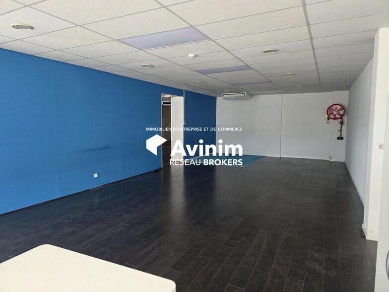 Retail in Lattes for lease - Building Photo - Image 2 of 6