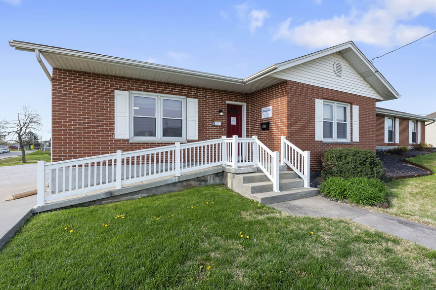 407 W Saint Joseph St, Perryville, MO à vendre - Photo principale - Image 1 de 36