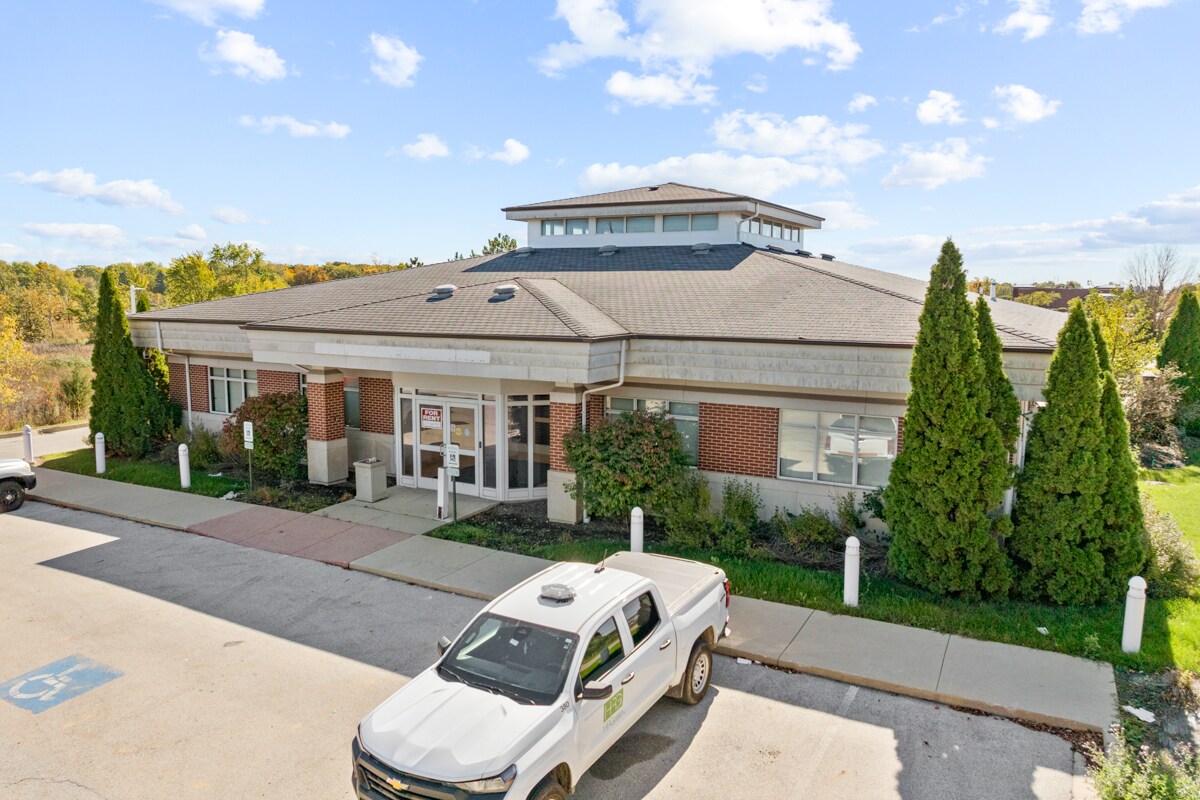2505 N Farnsworth Ave, Aurora, IL à louer Photo du bâtiment- Image 1 de 22