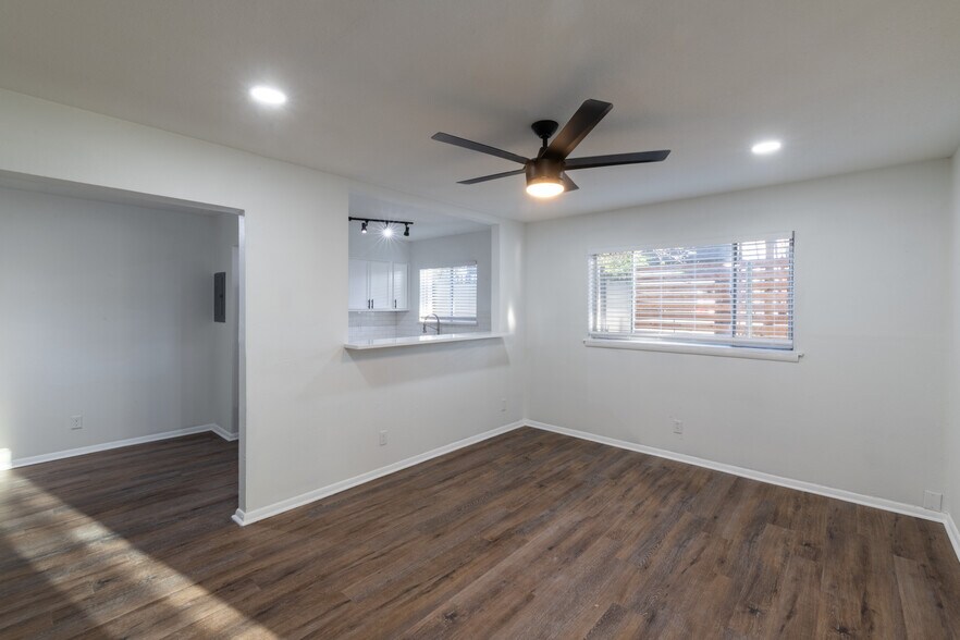 5921 Gaston Ave, Dallas, TX à vendre - Photo du bâtiment - Image 2 de 15