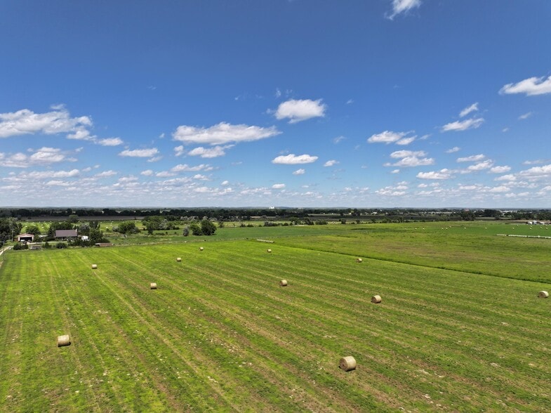 Buffalo Bill Ave, North Platte, NE for sale - Building Photo - Image 2 of 14