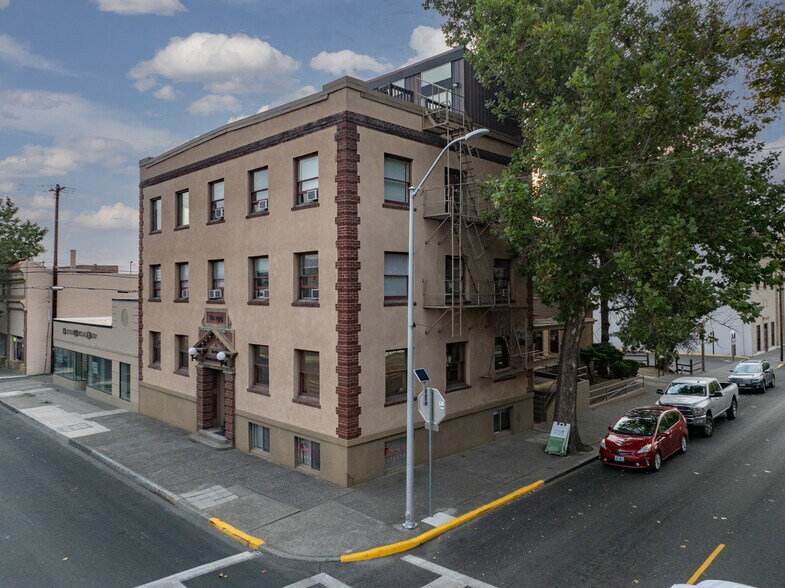 414 Washington St, The Dalles, OR à vendre - Photo du bâtiment - Image 2 de 8