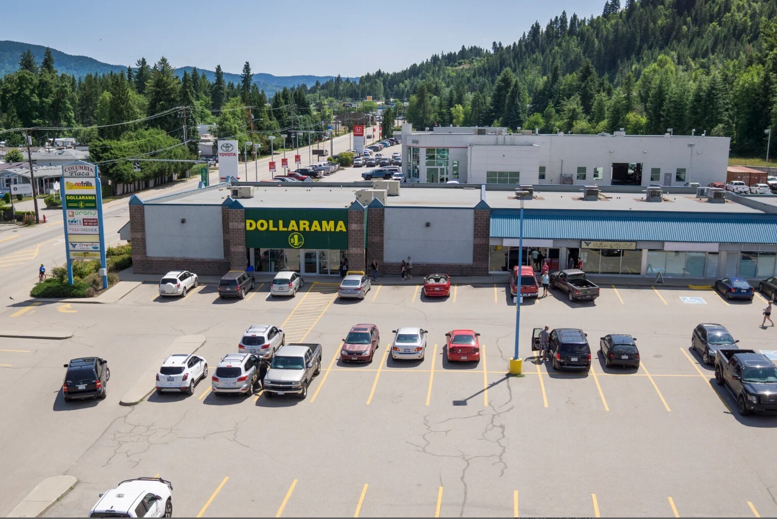 1502 Columbia Ave, Castlegar, BC for lease Primary Photo- Image 1 of 4