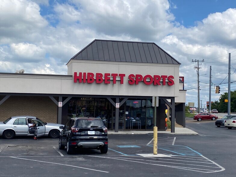 5801 Brainerd Rd, Chattanooga, TN à louer - Photo du bâtiment - Image 1 de 12