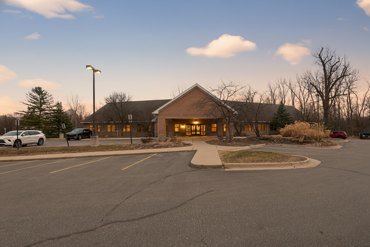 1575 Ramblewood Dr, East Lansing, MI for lease Primary Photo- Image 1 of 18