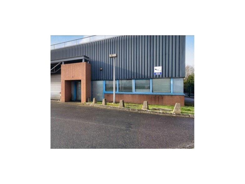 Flex in Villepinte for lease - Building Photo - Image 2 of 8