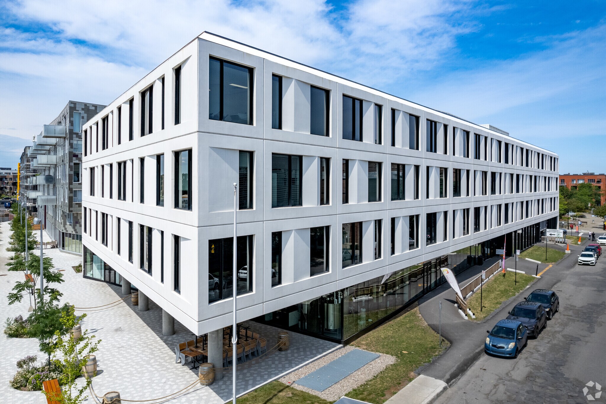 2601 Rue William Tremblay, Montréal, QC à louer Photo du bâtiment- Image 1 de 8