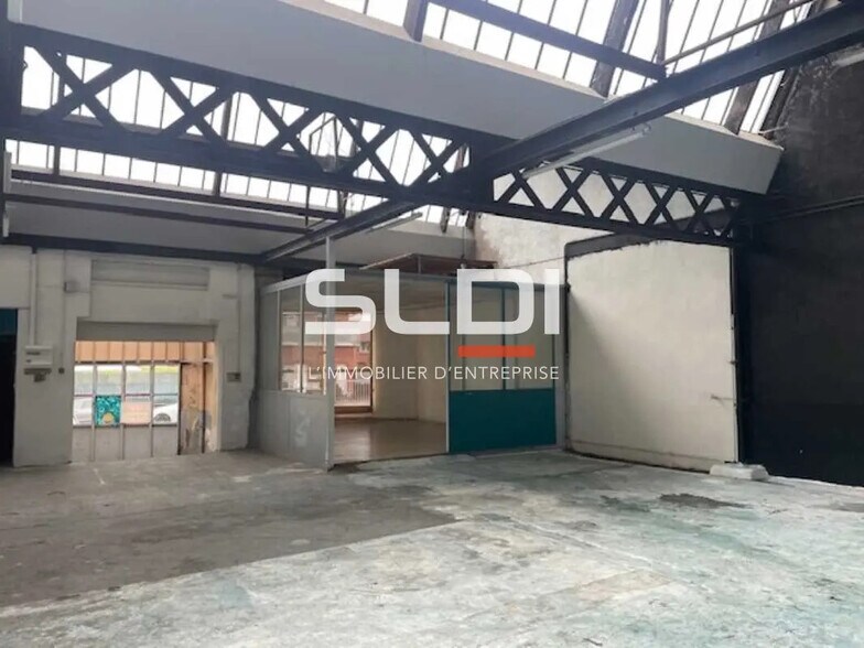 Retail in Rillieux-la-Pape for lease - Building Photo - Image 1 of 6