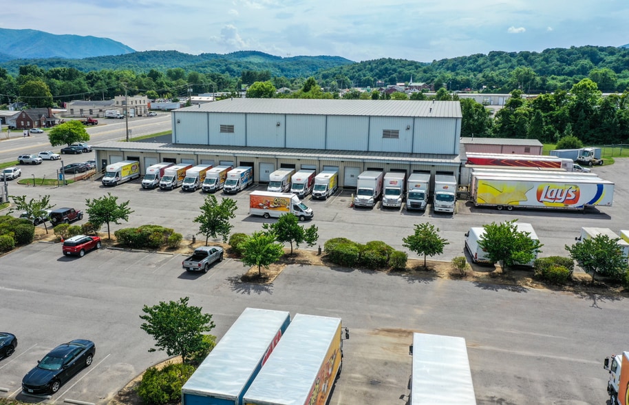 3941 W Main St, Salem, VA for lease - Building Photo - Image 3 of 6