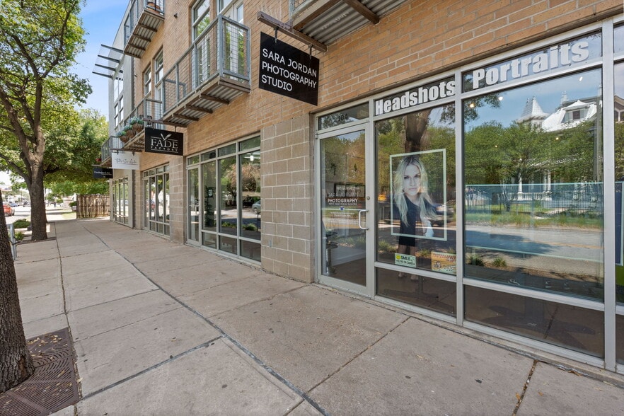 1601 E Cesar Chavez St, Austin, TX for sale - Building Photo - Image 1 of 32