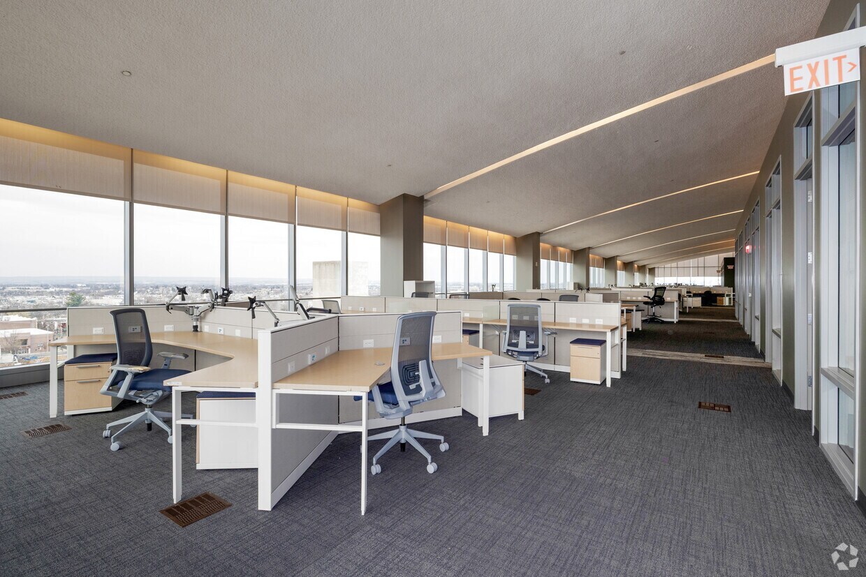 835 W Hamilton St, Allentown, PA for lease Interior Photo- Image 1 of 2