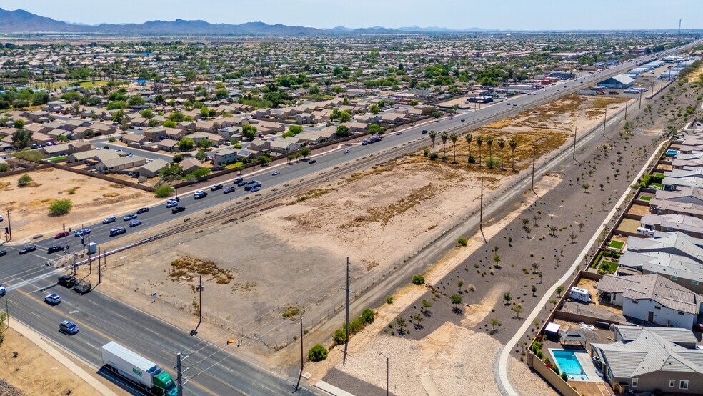 10726 Buckeye rd, Avondale, AZ à louer - Photo du bâtiment - Image 2 de 5
