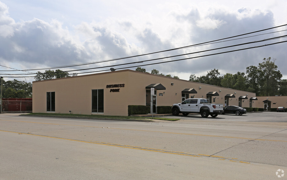 3511 Pinemont Dr, Houston, TX for lease - Building Photo - Image 3 of 4