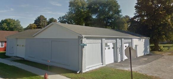 105 Center St, Maple Park, IL for sale - Primary Photo - Image 1 of 19