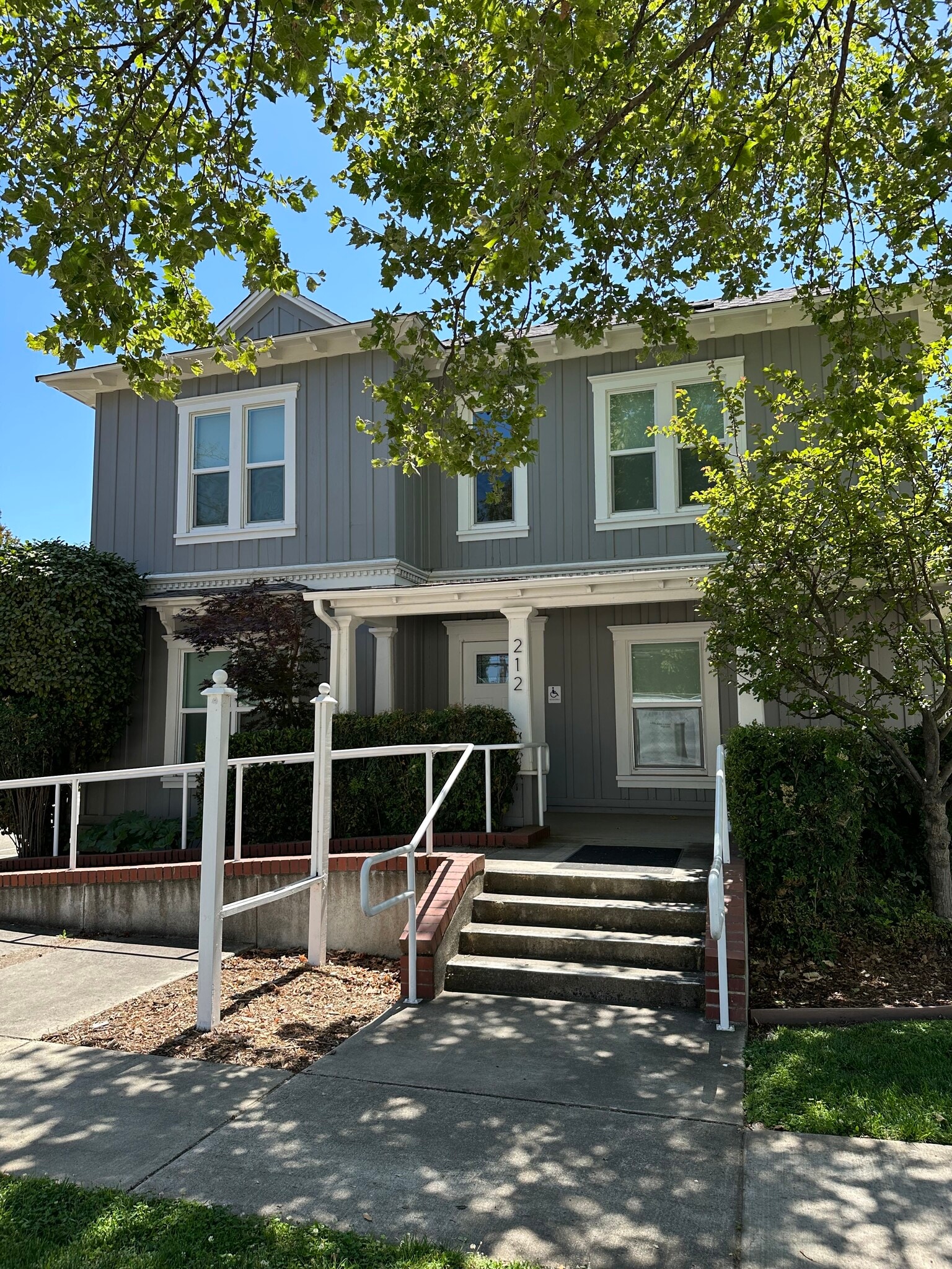 212 Judah St, Roseville, CA à louer Photo principale- Image 1 de 25