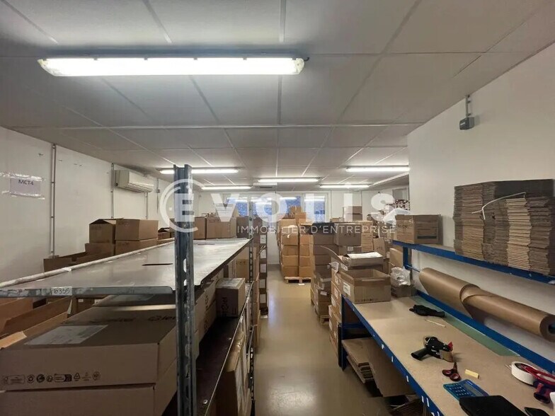 Flex in Créteil for lease - Interior Photo - Image 3 of 15