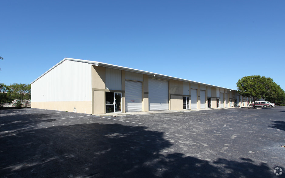 1150 Power St, Naples, FL for lease - Primary Photo - Image 1 of 5