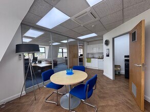 113 Winchester Rd, Eastleigh for lease Interior Photo- Image 1 of 5