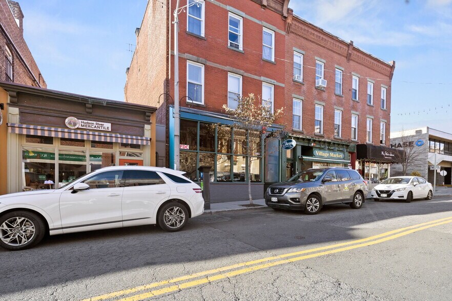 8 N Broadway, Nyack, NY à vendre - Photo du bâtiment - Image 3 de 28