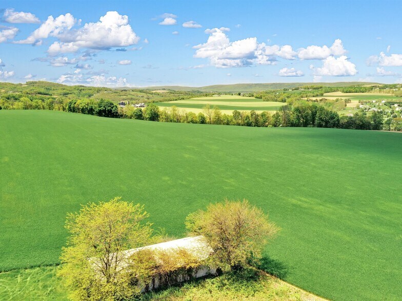 1321 Rising Sun Rd, Laurys Station, PA à vendre - Photo du bâtiment - Image 3 de 12