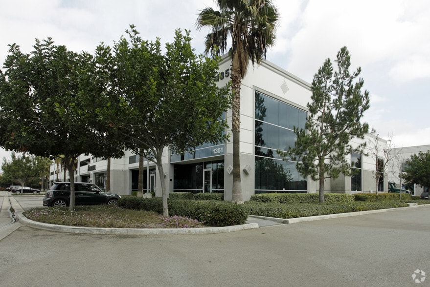 1351 S Grove Ave, Ontario, CA for sale - Primary Photo - Image 1 of 5