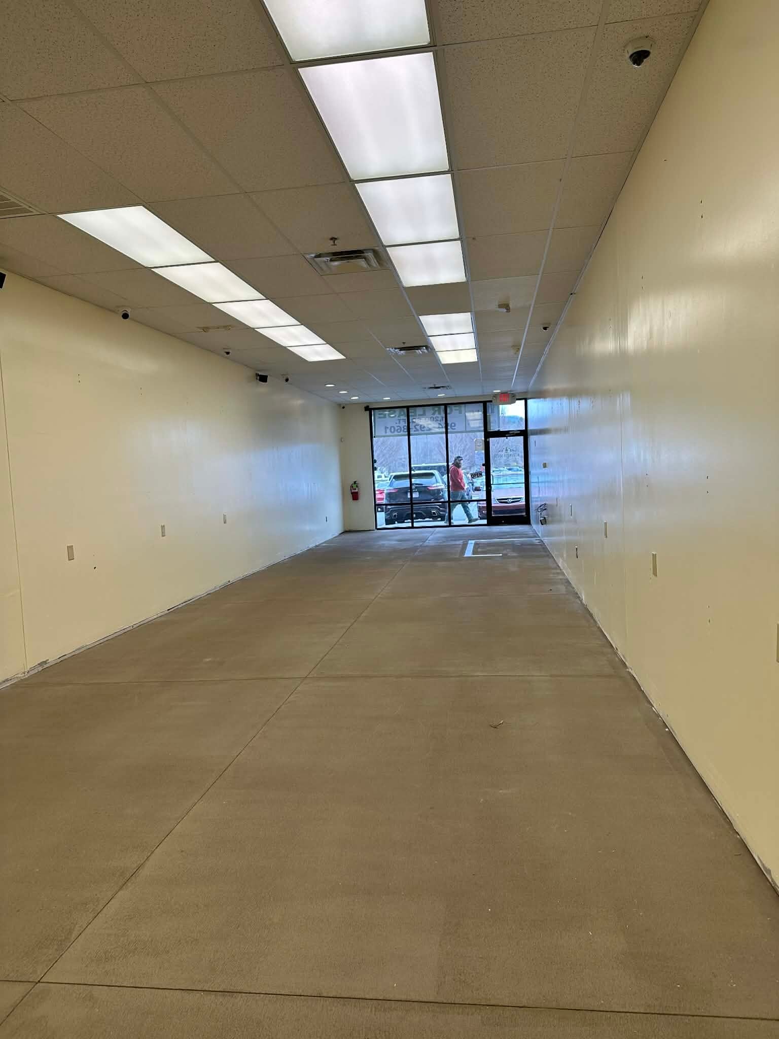 109-143 Commons Dr, Franklin, NC for lease Interior Photo- Image 1 of 5