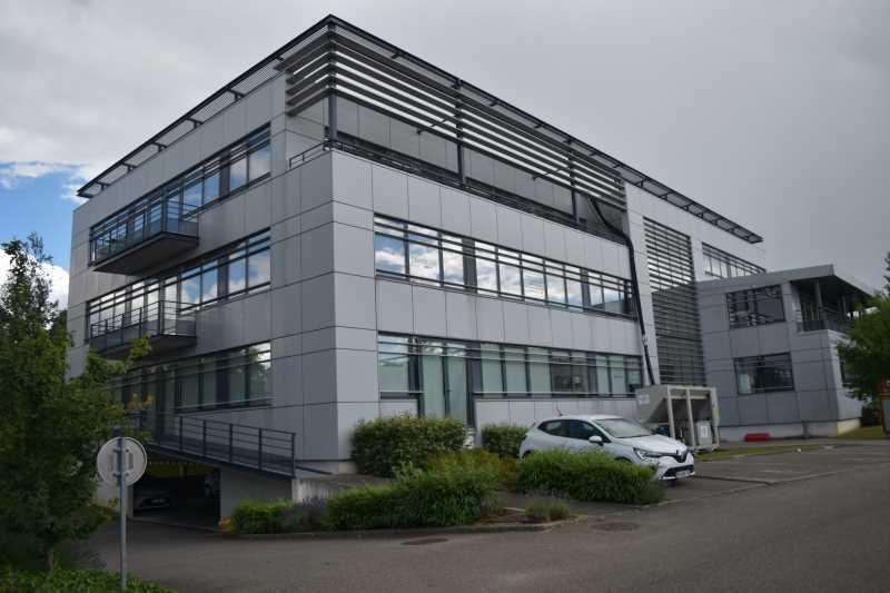 Bureau dans Saint-Priest à louer - Photo du bâtiment - Image 2 de 7
