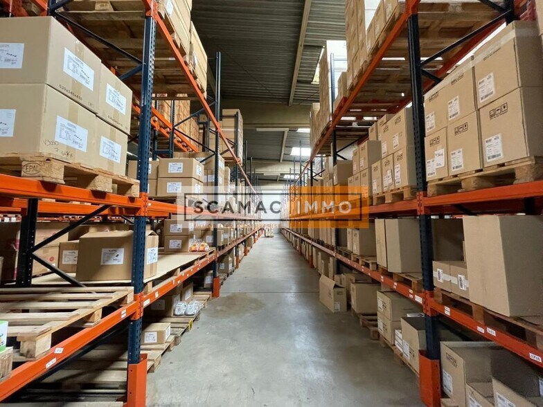 Industrial in L'HAY-LES-ROSES for lease - Interior Photo - Image 3 of 4