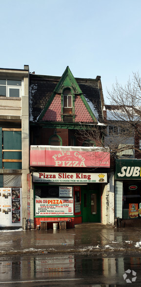 654 Spadina Ave, Toronto, ON à louer - Photo du bâtiment - Image 2 de 2