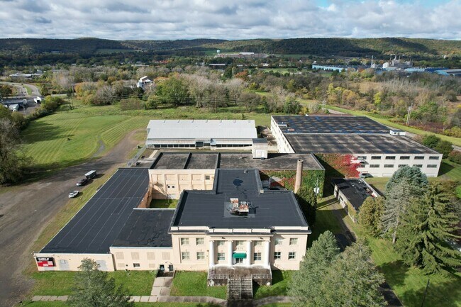 Plus de détails pour 1575 Lake St, Elmira, NY - Industriel à vendre