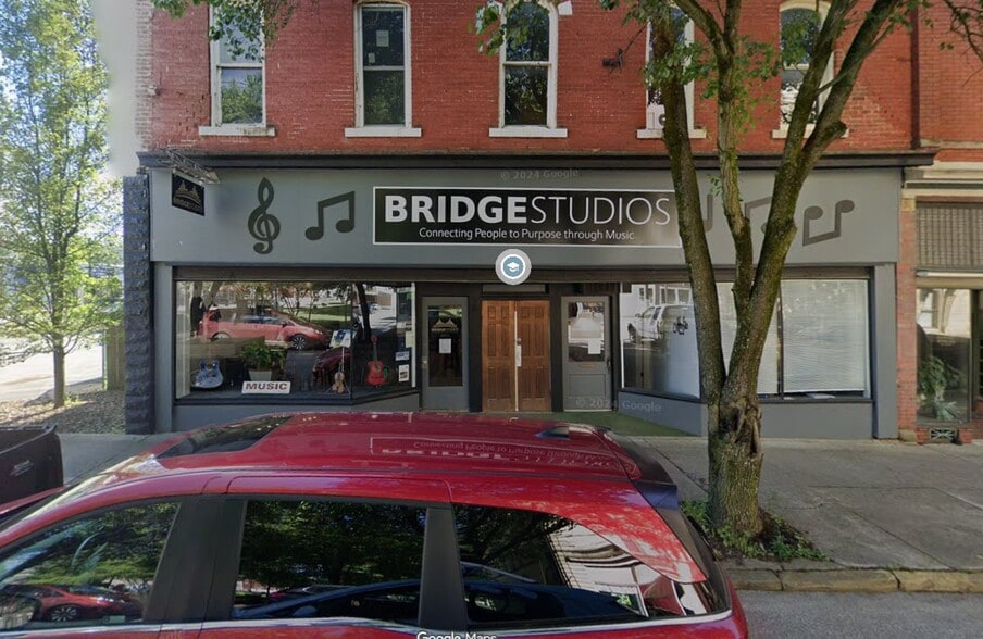 108-110 S Washington St, Titusville, PA for sale - Building Photo - Image 1 of 7