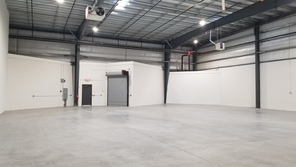 145 Industrial Ave, Little Ferry, NJ for lease - Interior Photo - Image 3 of 4