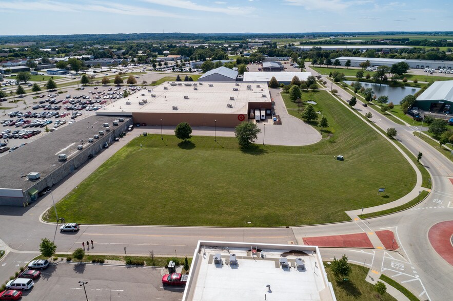 2020 Morse St, Janesville, WI à vendre - Photo du bâtiment - Image 3 de 4