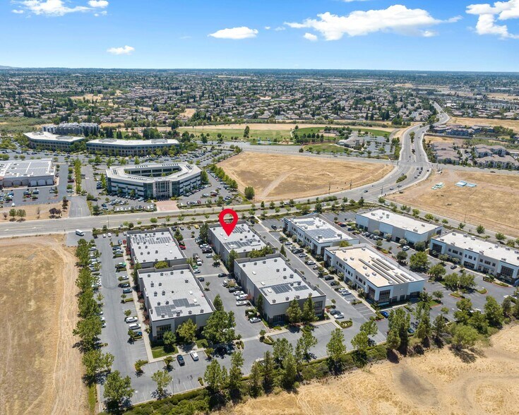 5742-5752 Lonetree Blvd, Rocklin, CA à louer - Photo du bâtiment - Image 1 de 7
