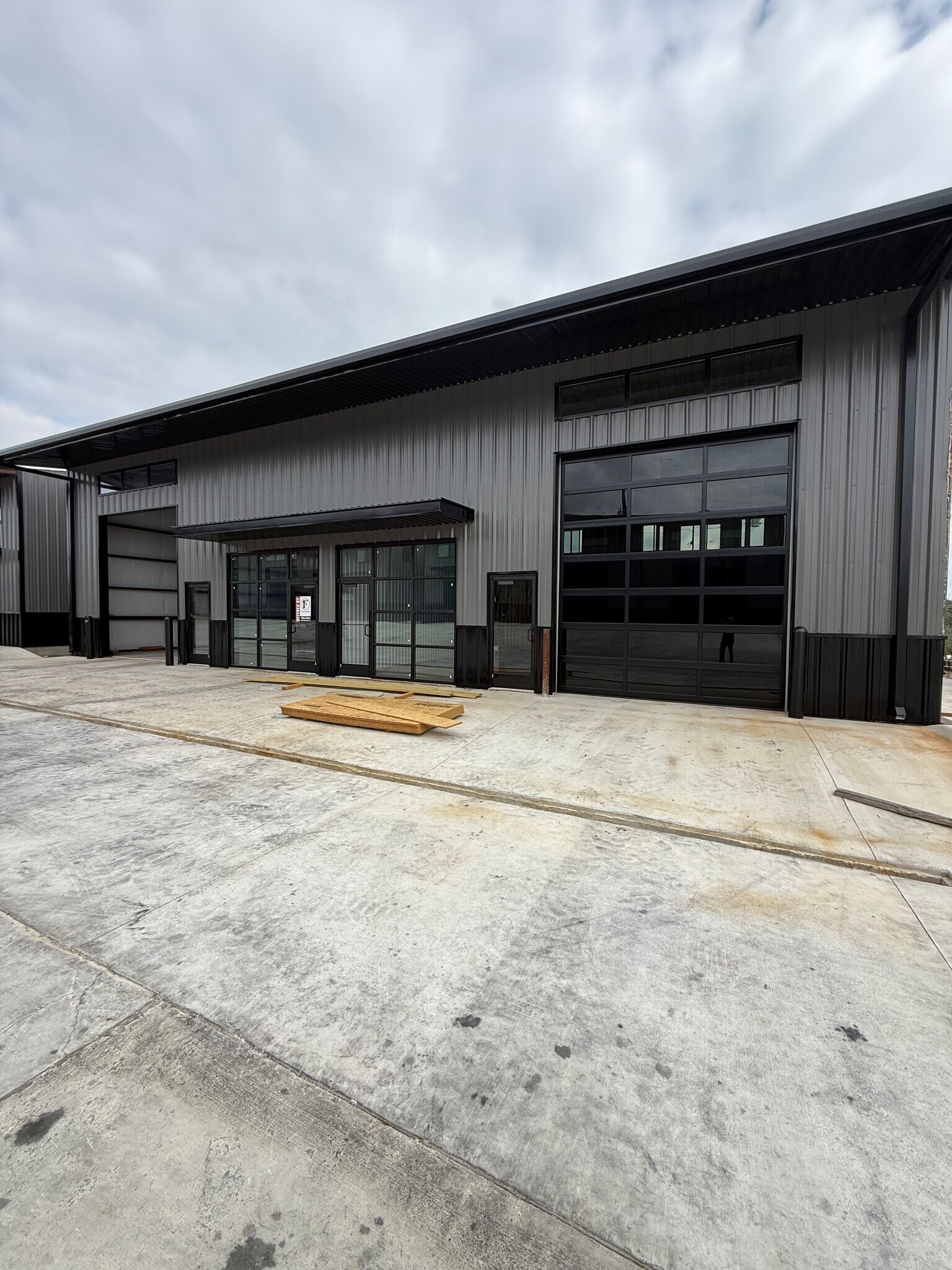 451 Farrell Rd, Dripping Springs, TX for lease Building Photo- Image 1 of 17