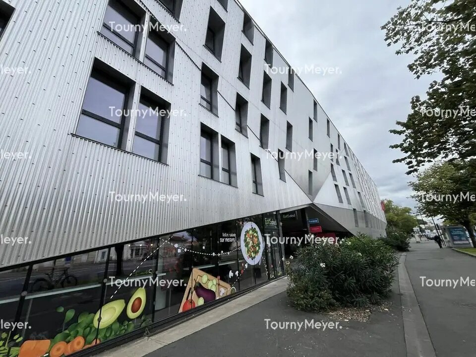 Bureau dans Bordeaux à louer Photo du bâtiment- Image 1 de 3