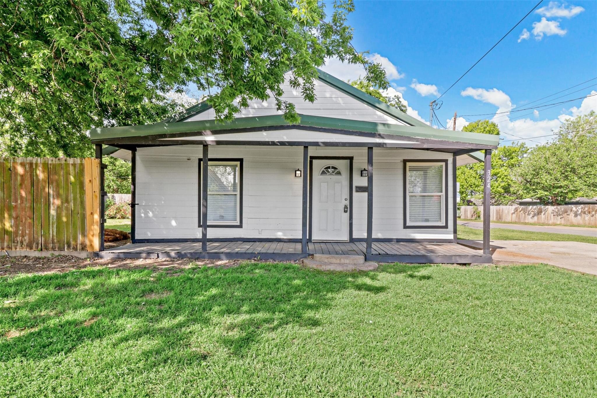 324 N Andrews Ave, Sherman, TX for sale Primary Photo- Image 1 of 2