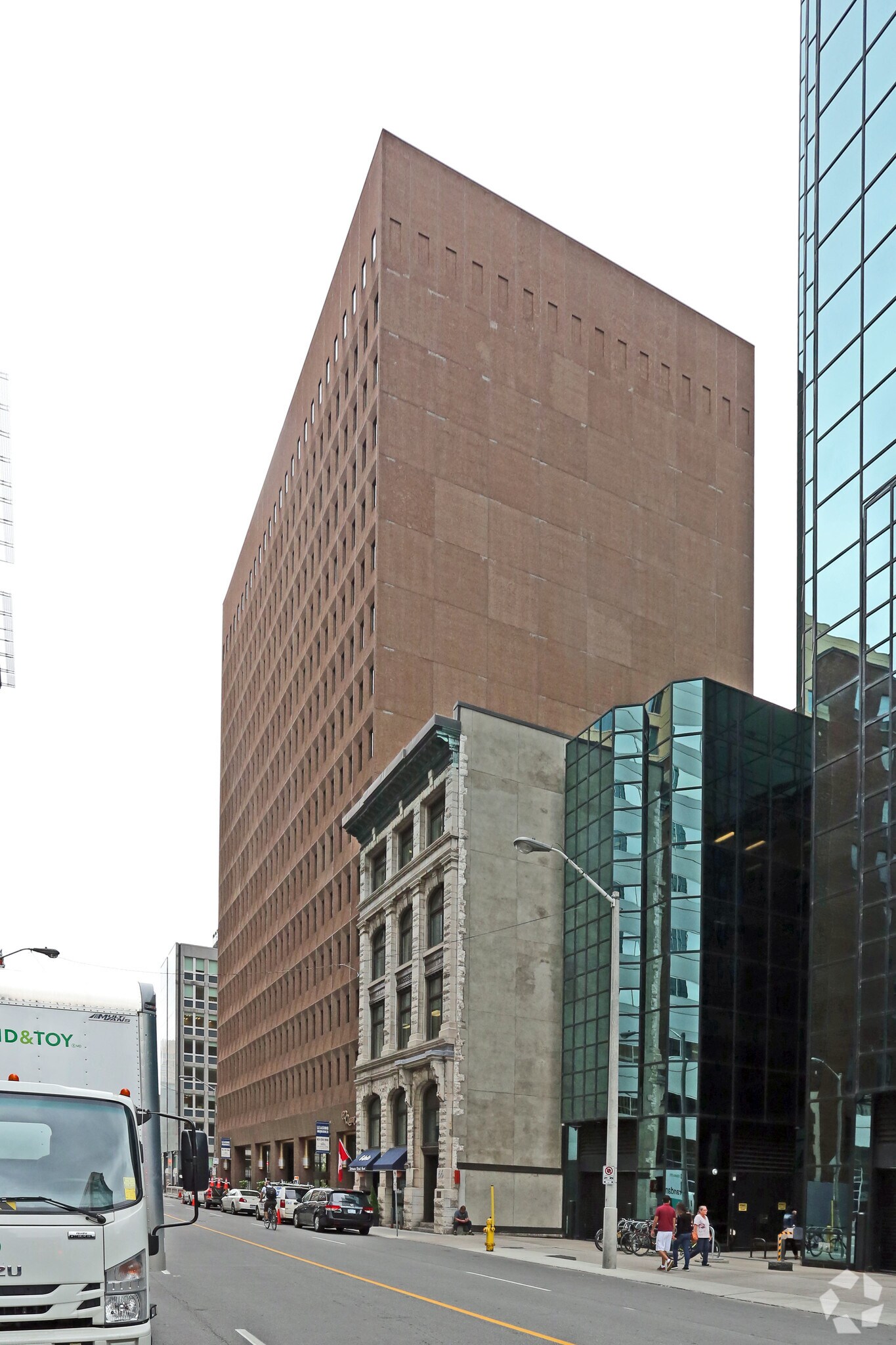 60 Queen St, Ottawa, ON à louer Photo du bâtiment- Image 1 de 8