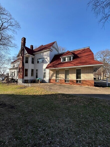 331 S 4th St, Pekin, IL à vendre - Photo principale - Image 1 de 1