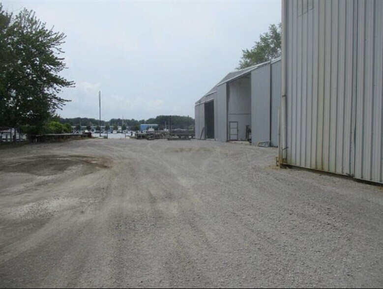 2363 Weadock Hwy, Essexville, MI à vendre - Photo du bâtiment - Image 2 de 14