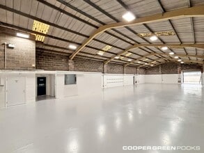 57-58 Ennerdale Rd, Shrewsbury for lease Interior Photo- Image 2 of 10