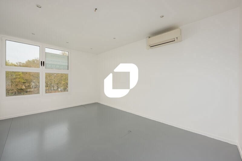 5 Avenue Du Manet, Montigny-le-Bretonneux for lease - Interior Photo - Image 3 of 12