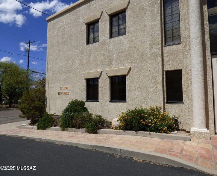 360 N Court Ave, Tucson, AZ à vendre - Photo du bâtiment - Image 2 de 37