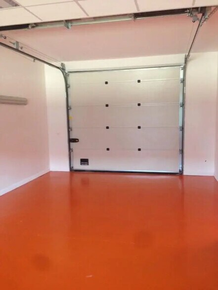 Industrial in Boulogne-Billancourt for lease - Interior Photo - Image 3 of 4