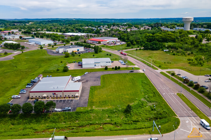 Truax Blvd, Eau Claire, WI à louer - Photo du bâtiment - Image 3 de 4