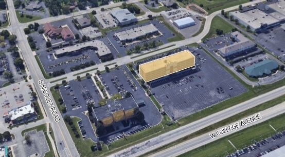 4351 W College Ave, Appleton, WI à louer - Photo du bâtiment - Image 2 de 8