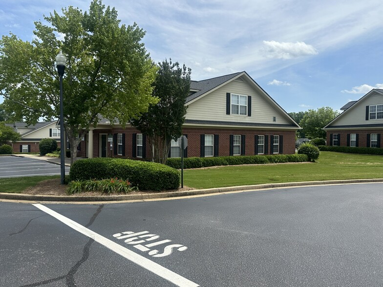 1-3 Davis Keats Dr, Greenville, SC for sale - Building Photo - Image 3 of 4