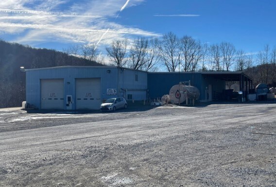 494 Four H Camp Rd, Morgantown, WV à vendre - Photo du bâtiment - Image 3 de 6