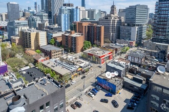242 Queen St W, Toronto, ON - Aerial  map view
