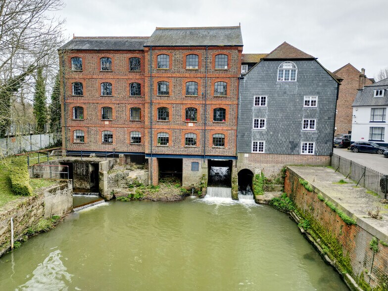 Mill Ln, Uckfield à louer - Photo principale - Image 1 de 5